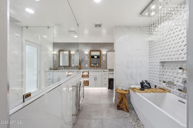 9026 N 67TH Street, Paradise Valley, AZ 85253