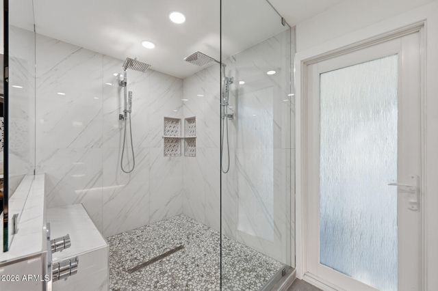 9026 N 67TH Street, Paradise Valley, AZ 85253