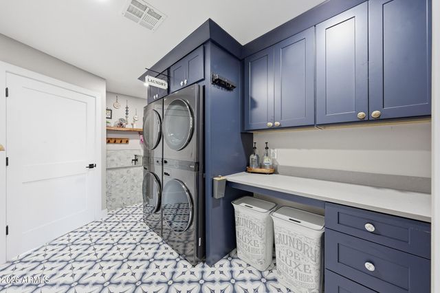 9026 N 67TH Street, Paradise Valley, AZ 85253