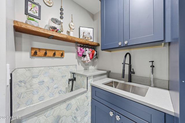 9026 N 67TH Street, Paradise Valley, AZ 85253