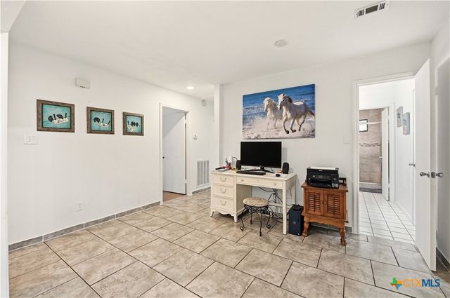 561 County Road 785, Natalia, TX 78059