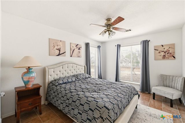 561 County Road 785, Natalia, TX 78059