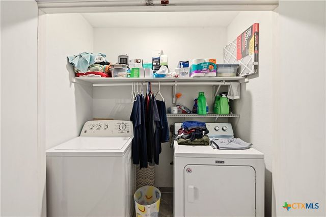 561 County Road 785, Natalia, TX 78059