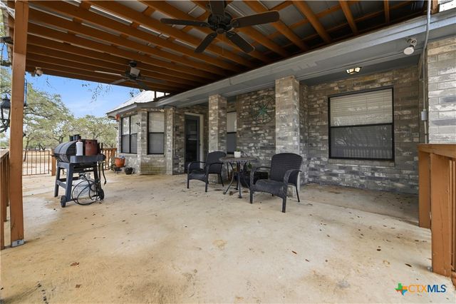 561 County Road 785, Natalia, TX 78059