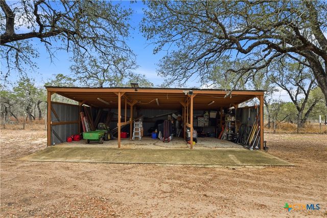 561 County Road 785, Natalia, TX 78059