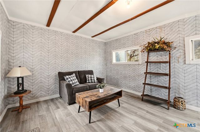 561 County Road 785, Natalia, TX 78059