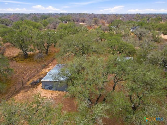 561 County Road 785, Natalia, TX 78059