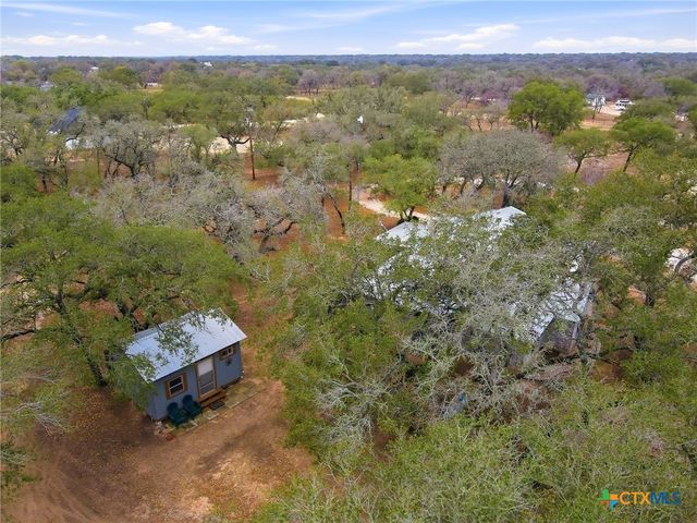 561 County Road 785, Natalia, TX 78059