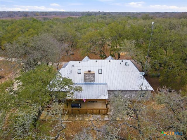 561 County Road 785, Natalia, TX 78059