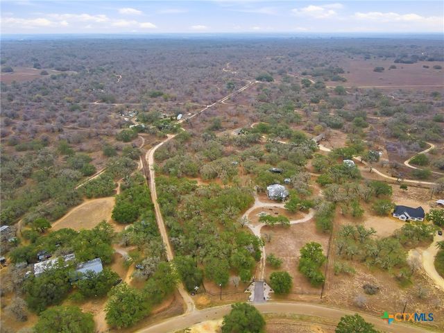 561 County Road 785, Natalia, TX 78059