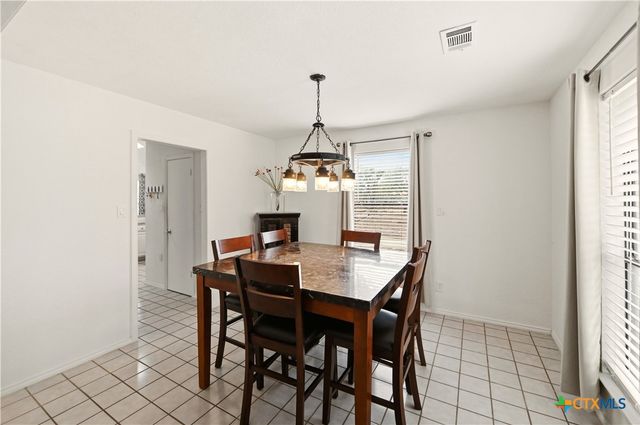 561 County Road 785, Natalia, TX 78059