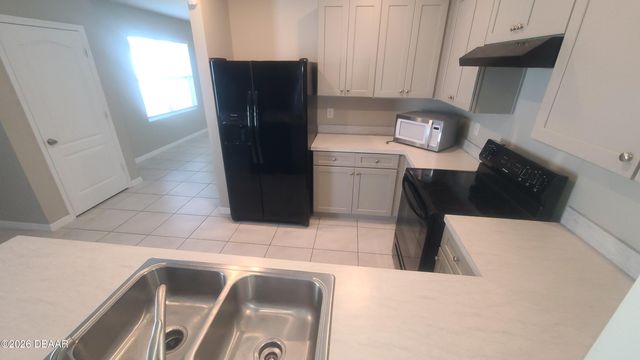 542 Armoyan Way, New Smyrna Beach, FL 32168