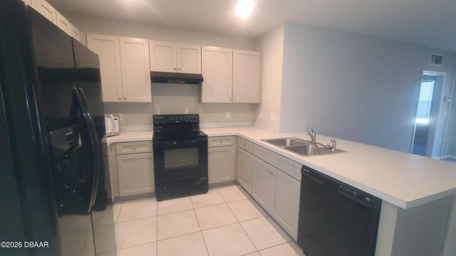 542 Armoyan Way, New Smyrna Beach, FL 32168