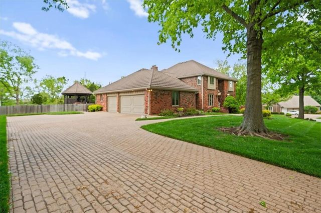 3600 W 119th Terrace, Leawood, KS 66209