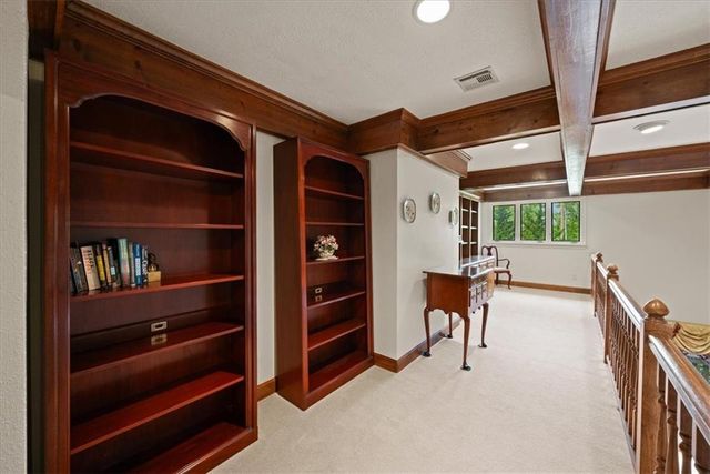 3600 W 119th Terrace, Leawood, KS 66209