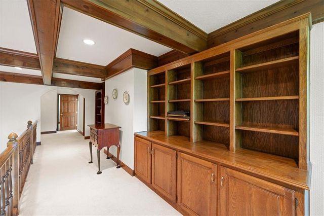 3600 W 119th Terrace, Leawood, KS 66209