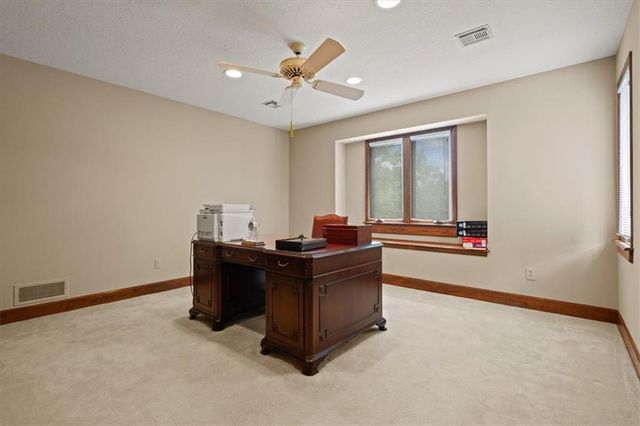 3600 W 119th Terrace, Leawood, KS 66209