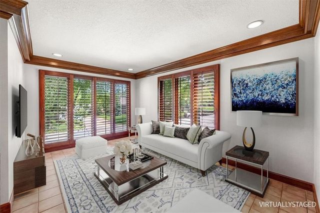 3600 W 119th Terrace, Leawood, KS 66209