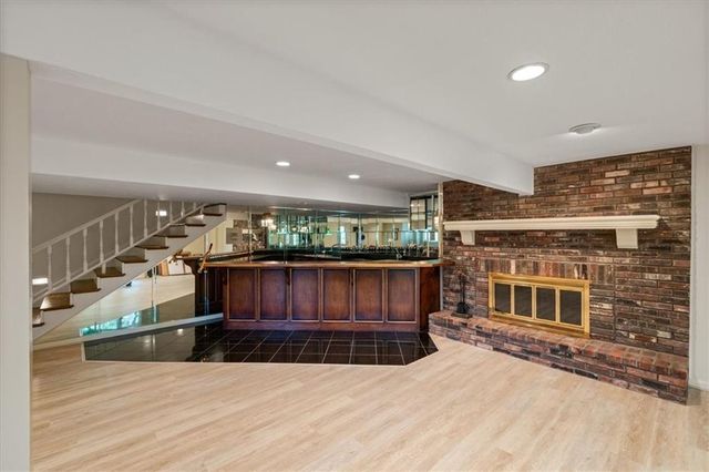 3600 W 119th Terrace, Leawood, KS 66209