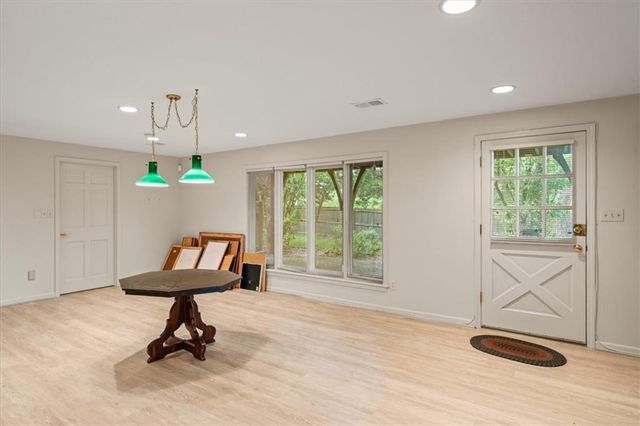 3600 W 119th Terrace, Leawood, KS 66209
