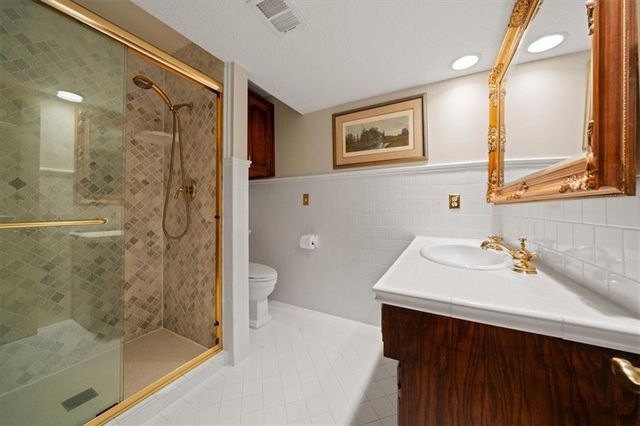 3600 W 119th Terrace, Leawood, KS 66209