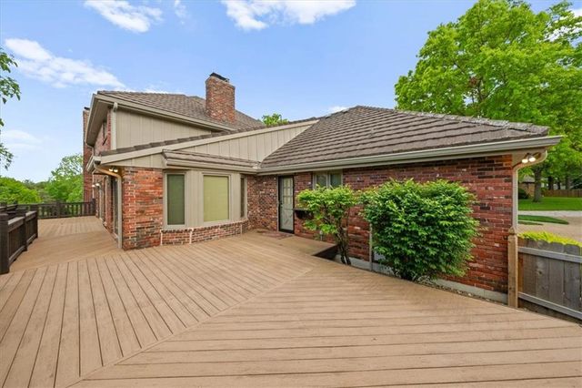 3600 W 119th Terrace, Leawood, KS 66209