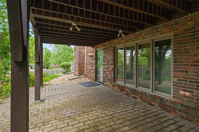 3600 W 119th Terrace, Leawood, KS 66209