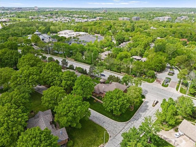 3600 W 119th Terrace, Leawood, KS 66209