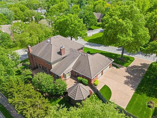 3600 W 119th Terrace, Leawood, KS 66209