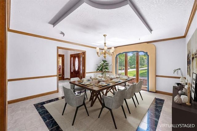 3600 W 119th Terrace, Leawood, KS 66209