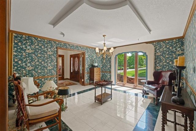 3600 W 119th Terrace, Leawood, KS 66209