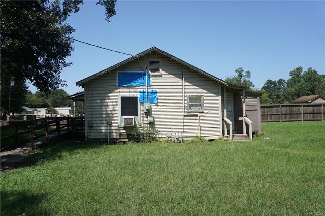 1031 S 5th Street, Willis, TX 77301
