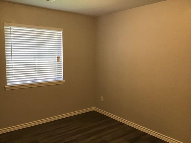 5010 Chase Mountain Drive, Bacliff, TX 77518