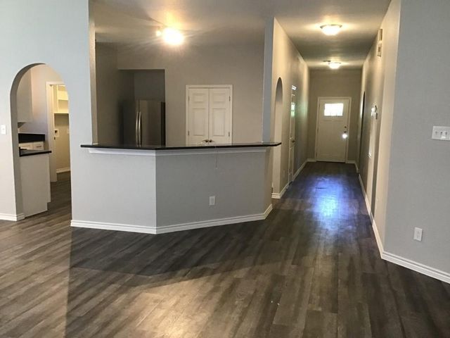 5010 Chase Mountain Drive, Bacliff, TX 77518