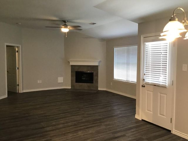 5010 Chase Mountain Drive, Bacliff, TX 77518