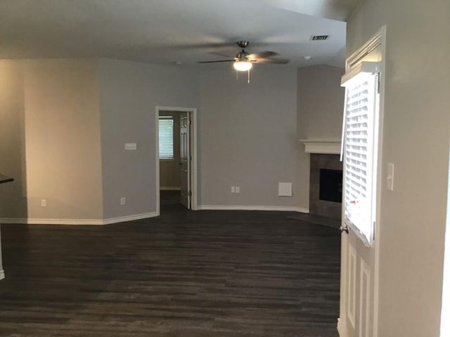 5010 Chase Mountain Drive, Bacliff, TX 77518