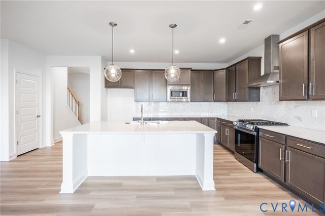 18740 Palisades Cove Trl, Moseley, VA 23120