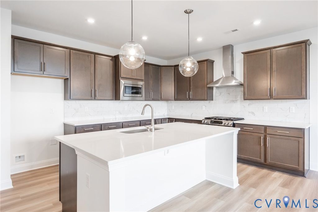 18740 Palisades Cove Trl, Moseley, VA 23120