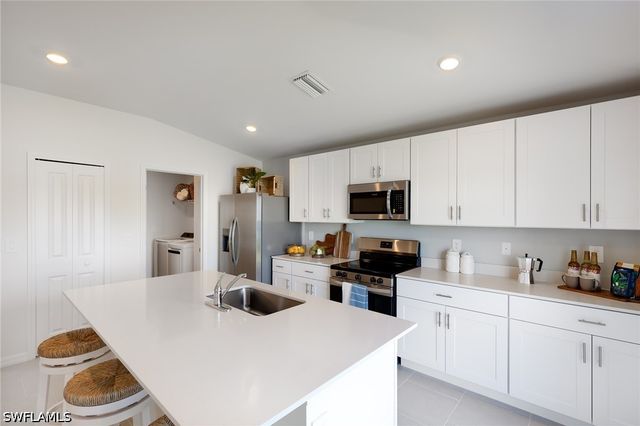 1135 NE 39th TER, Cape Coral, FL 33909