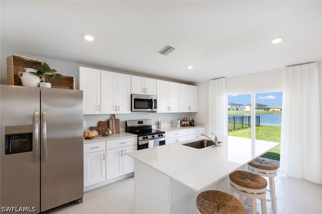 1135 NE 39th TER, Cape Coral, FL 33909