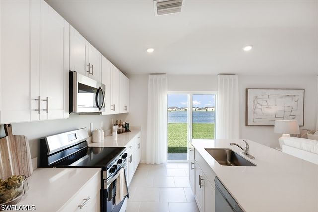 1135 NE 39th TER, Cape Coral, FL 33909