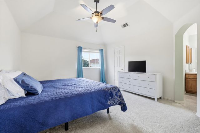 1703 Wolf Creek Drive, Arlington, TX 76018