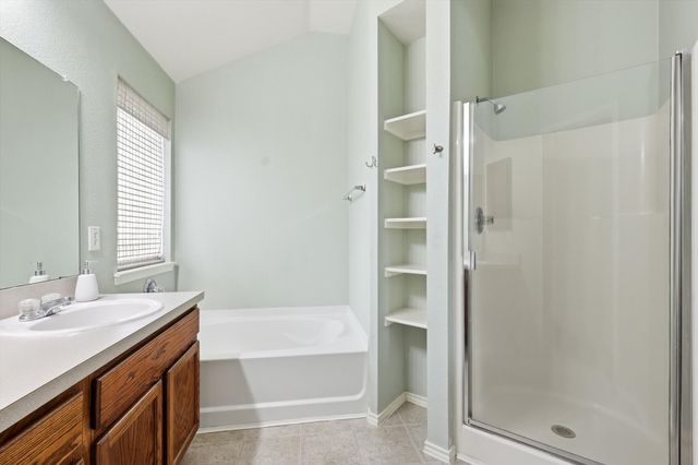 1703 Wolf Creek Drive, Arlington, TX 76018