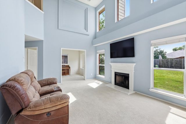1703 Wolf Creek Drive, Arlington, TX 76018