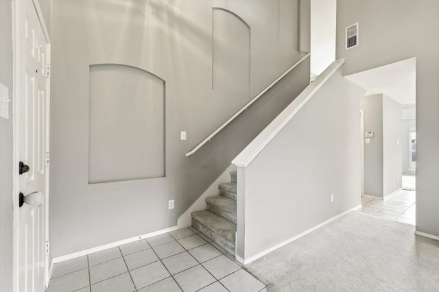 1703 Wolf Creek Drive, Arlington, TX 76018
