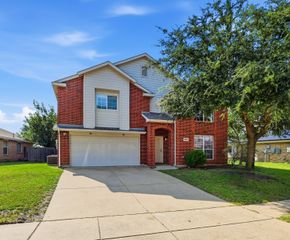 1703 Wolf Creek Drive, Arlington, TX 76018
