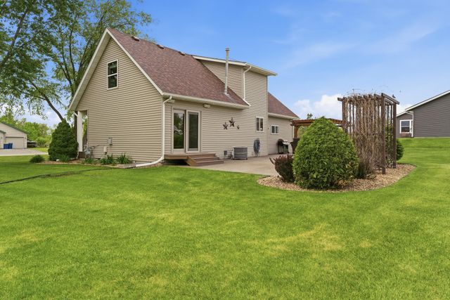 4488 Roberds Lake Trail, Faribault, MN 55021