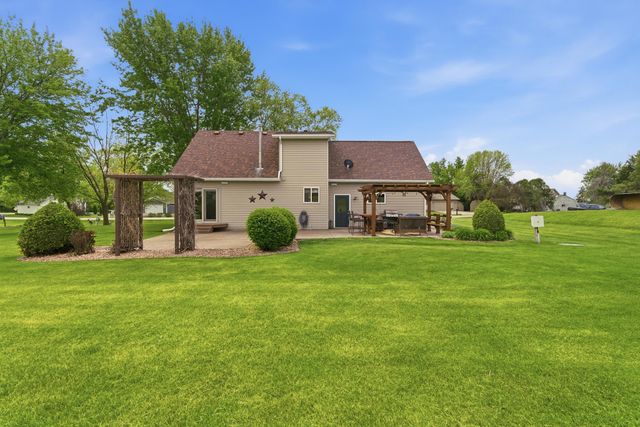 4488 Roberds Lake Trail, Faribault, MN 55021