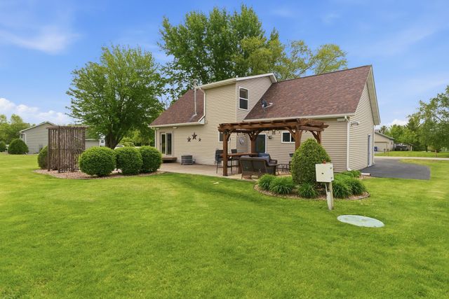4488 Roberds Lake Trail, Faribault, MN 55021