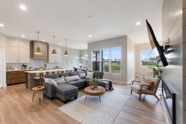 4017 Broomfield Drive, Cedar Falls, IA 50613